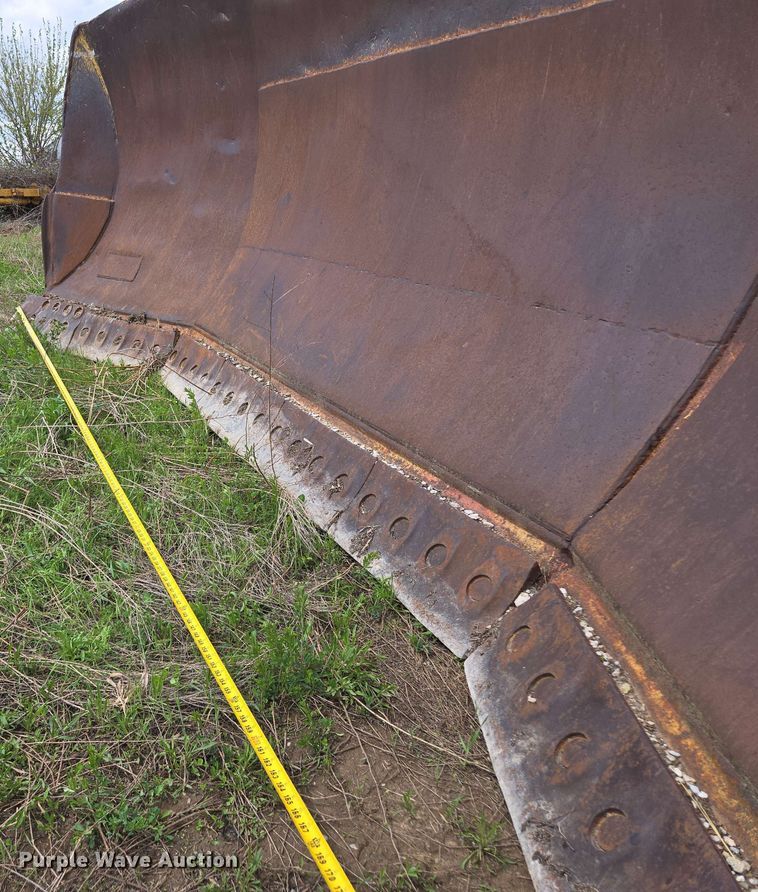 image for item EM7244 1977 Fiat-Allis 31 dozer