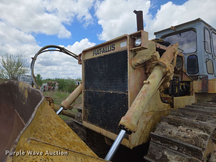 image for item EM7244 1977 Fiat-Allis 31 dozer