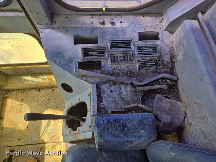 image for item EM7244 1977 Fiat-Allis 31 dozer