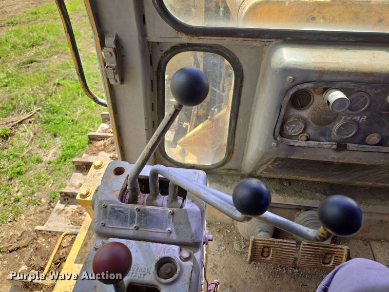 image for item EM7244 1977 Fiat-Allis 31 dozer