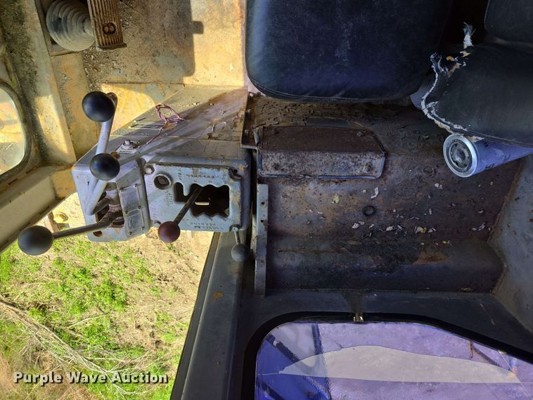 image for item EM7244 1977 Fiat-Allis 31 dozer