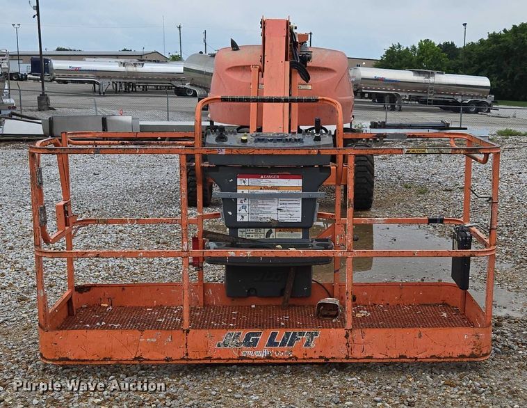 image for item EN3813 2008 JLG 460SJ boom lift