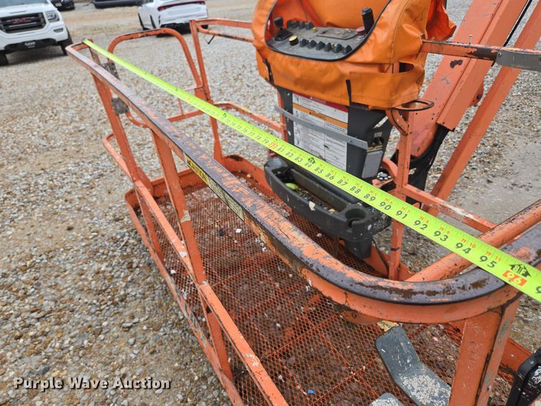 image for item EN3813 2008 JLG 460SJ boom lift