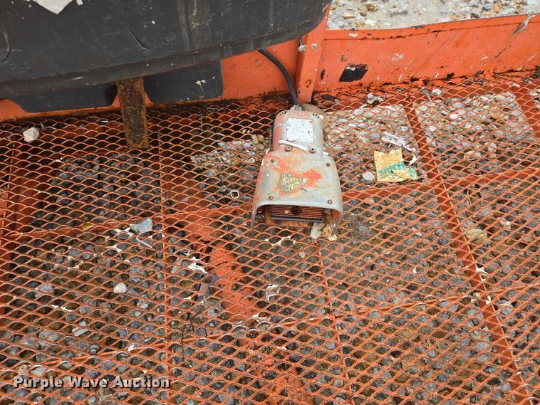 image for item EN3813 2008 JLG 460SJ boom lift