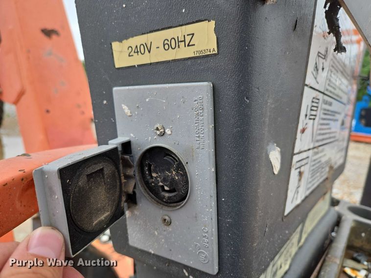 image for item EN3813 2008 JLG 460SJ boom lift