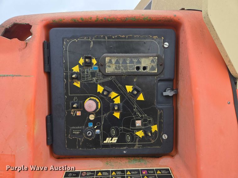 image for item EN3813 2008 JLG 460SJ boom lift