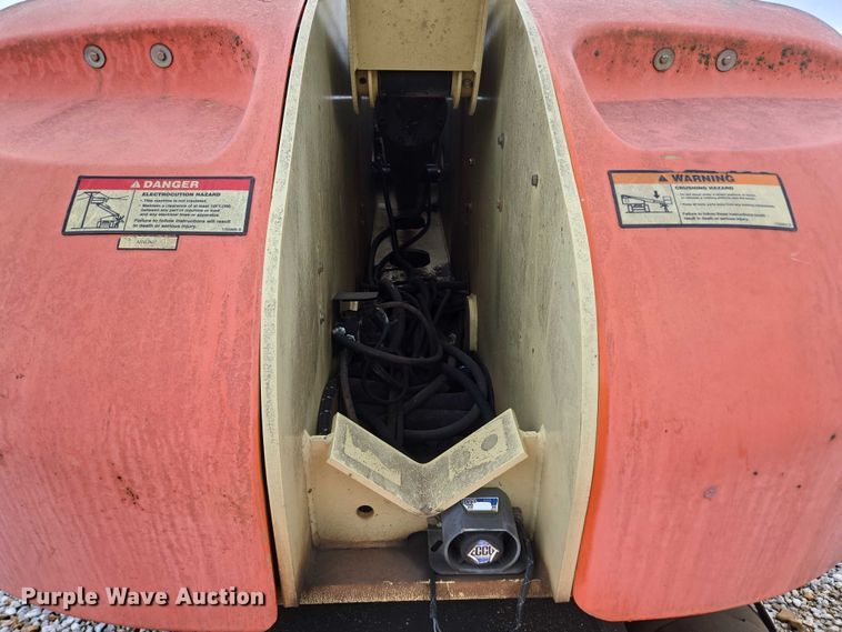 image for item EN3813 2008 JLG 460SJ boom lift