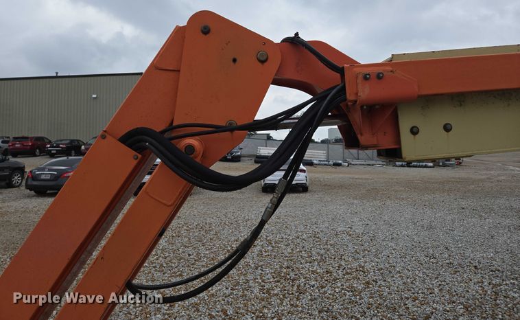 image for item EN3813 2008 JLG 460SJ boom lift