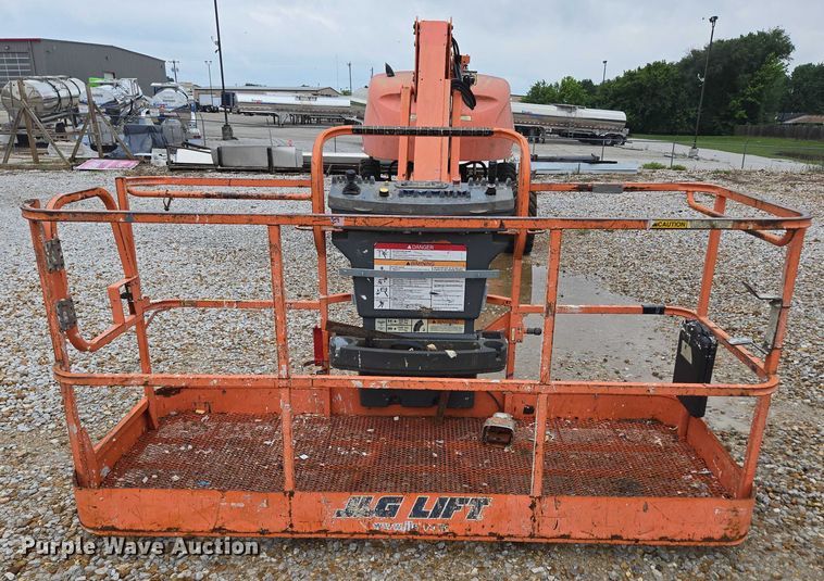 image for item EN3813 2008 JLG 460SJ boom lift