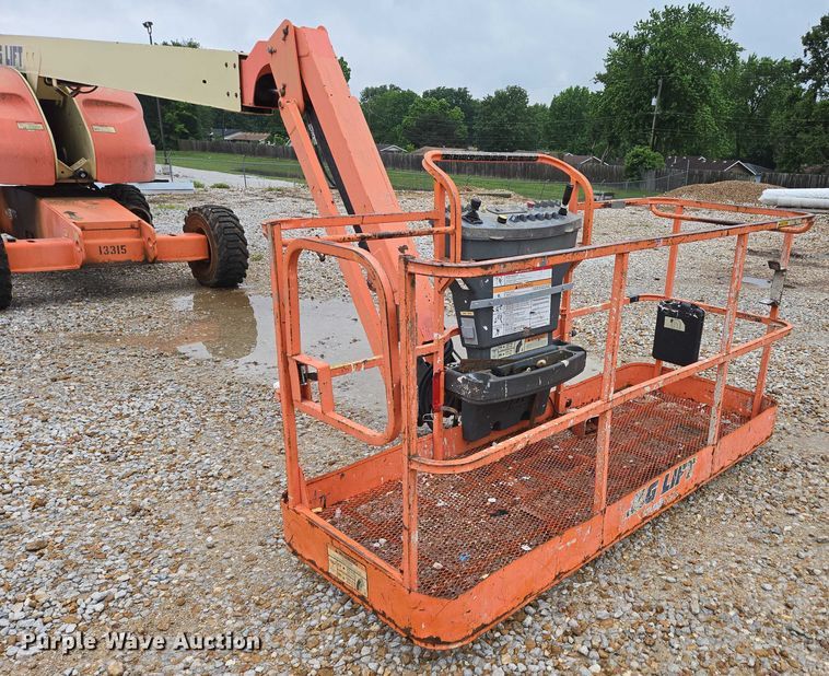 image for item EN3813 2008 JLG 460SJ boom lift