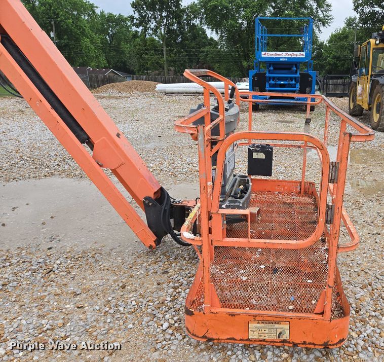 image for item EN3813 2008 JLG 460SJ boom lift