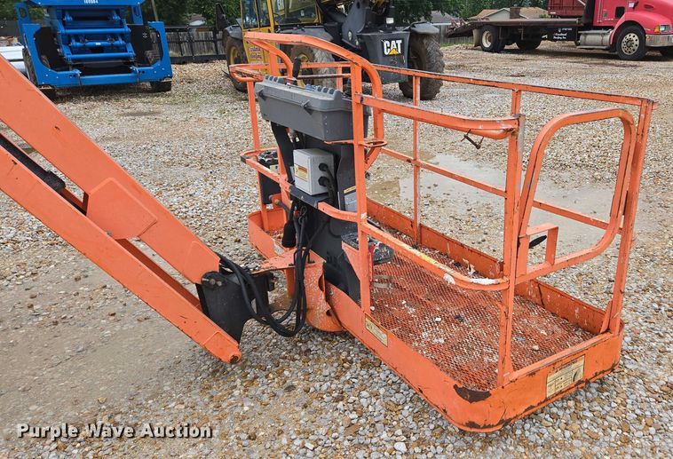 image for item EN3813 2008 JLG 460SJ boom lift