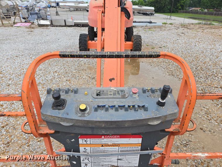 image for item EN3813 2008 JLG 460SJ boom lift