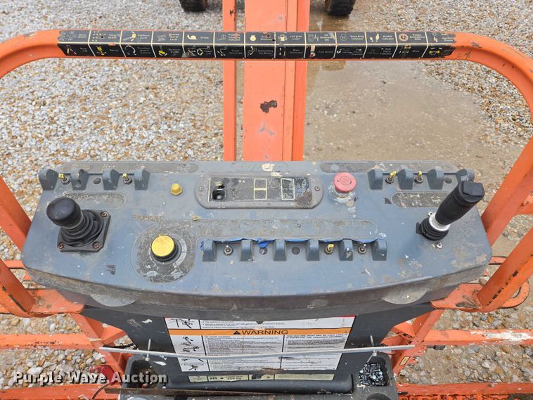 image for item EN3813 2008 JLG 460SJ boom lift