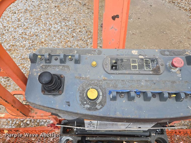 image for item EN3813 2008 JLG 460SJ boom lift