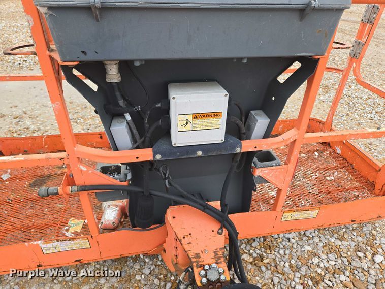 image for item EN3813 2008 JLG 460SJ boom lift