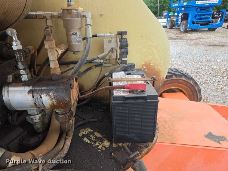 image for item EN3813 2008 JLG 460SJ boom lift