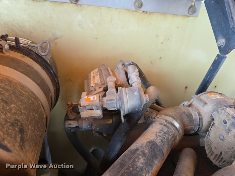 image for item EN3813 2008 JLG 460SJ boom lift