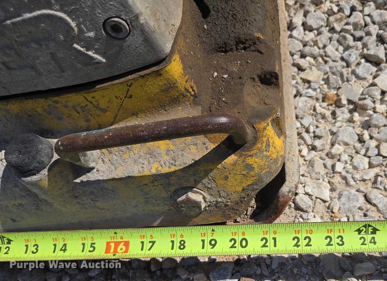 image for item EN3854 Concrete equipment