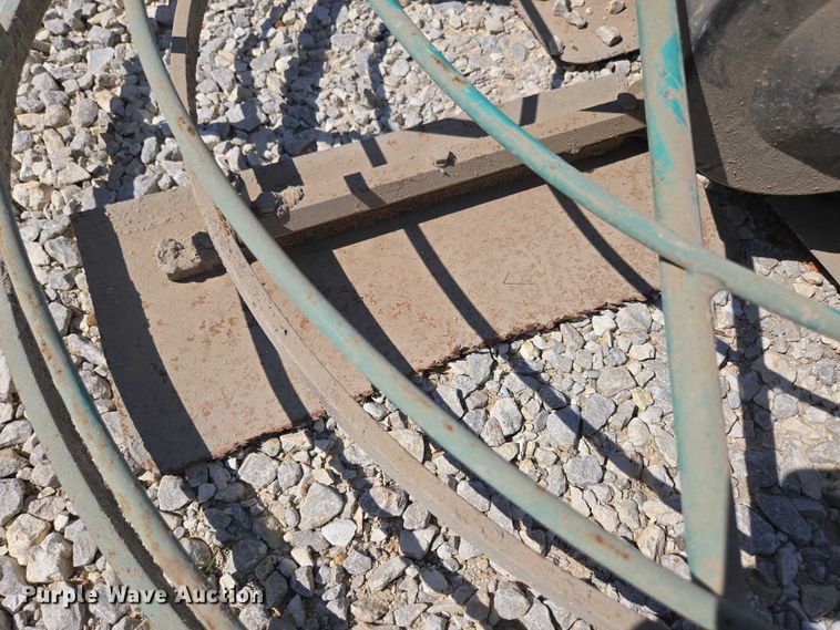 image for item EN3854 Concrete equipment