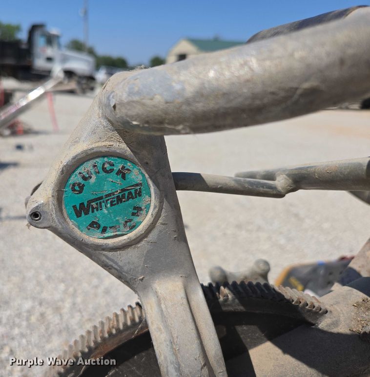 image for item EN3854 Concrete equipment