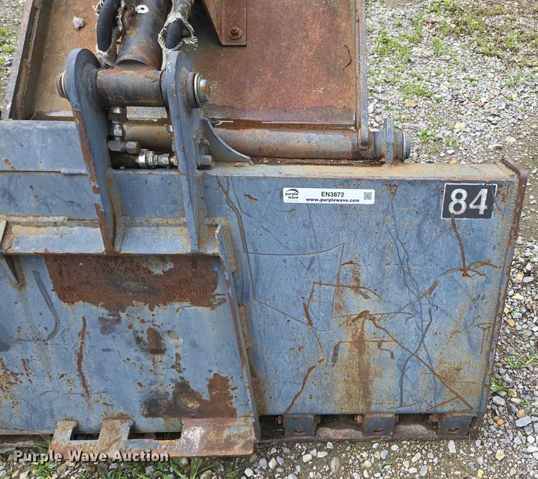 image for item EN3872 Virnig skid steer grapple bucket