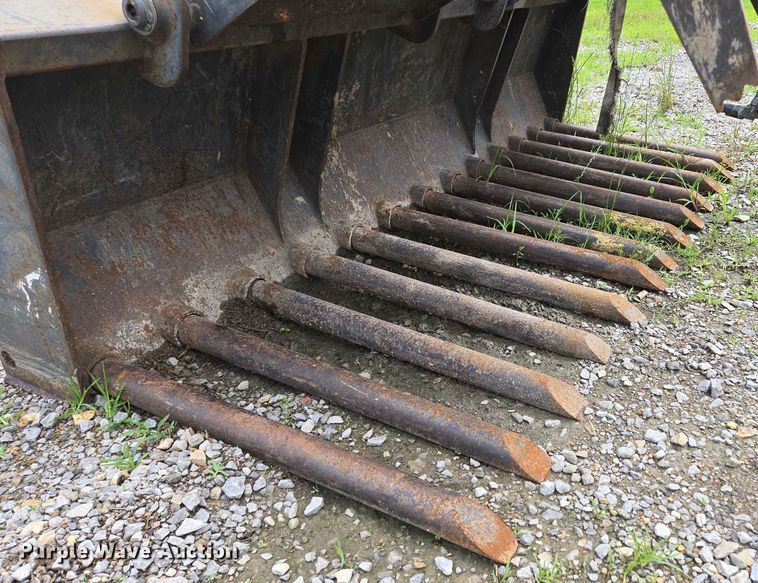 image for item EN3872 Virnig skid steer grapple bucket