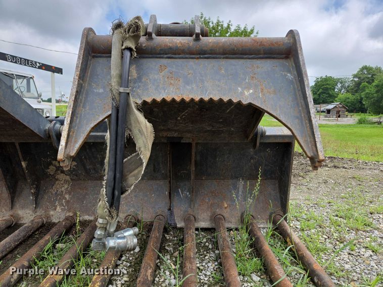 image for item EN3872 Virnig skid steer grapple bucket