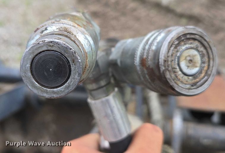 image for item EN3872 Virnig skid steer grapple bucket