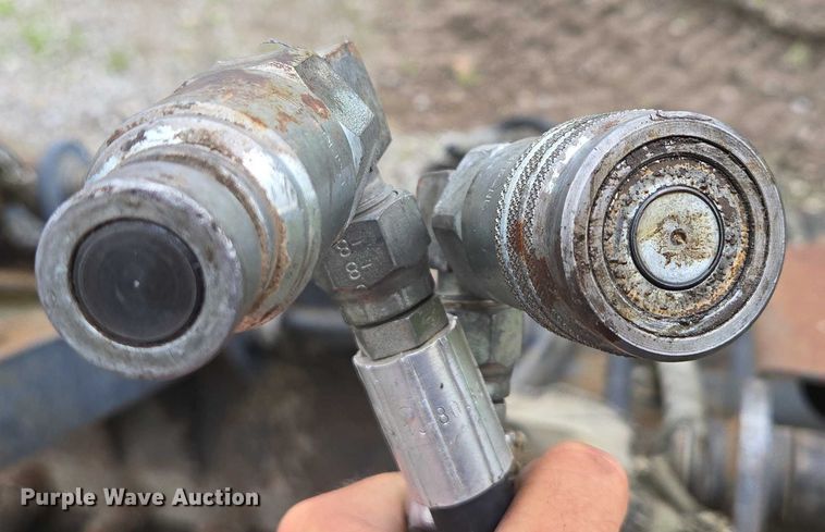 image for item EN3872 Virnig skid steer grapple bucket