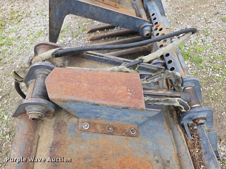 image for item EN3872 Virnig skid steer grapple bucket