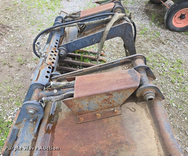 image for item EN3872 Virnig skid steer grapple bucket