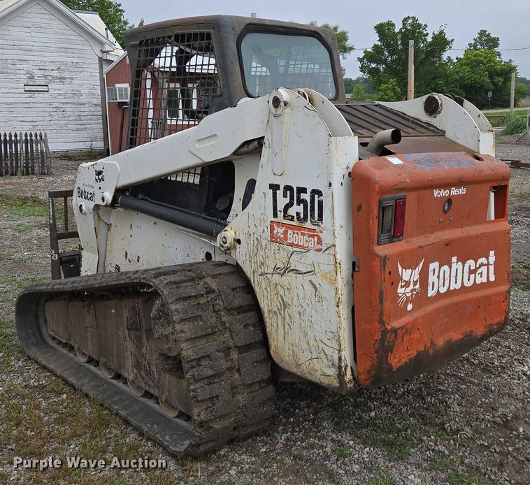 image for item EN3877 2005 Bobcat T250 tracked skid steer loader