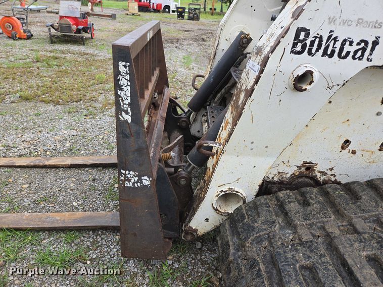 image for item EN3877 2005 Bobcat T250 tracked skid steer loader