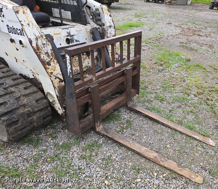 image for item EN3877 2005 Bobcat T250 tracked skid steer loader