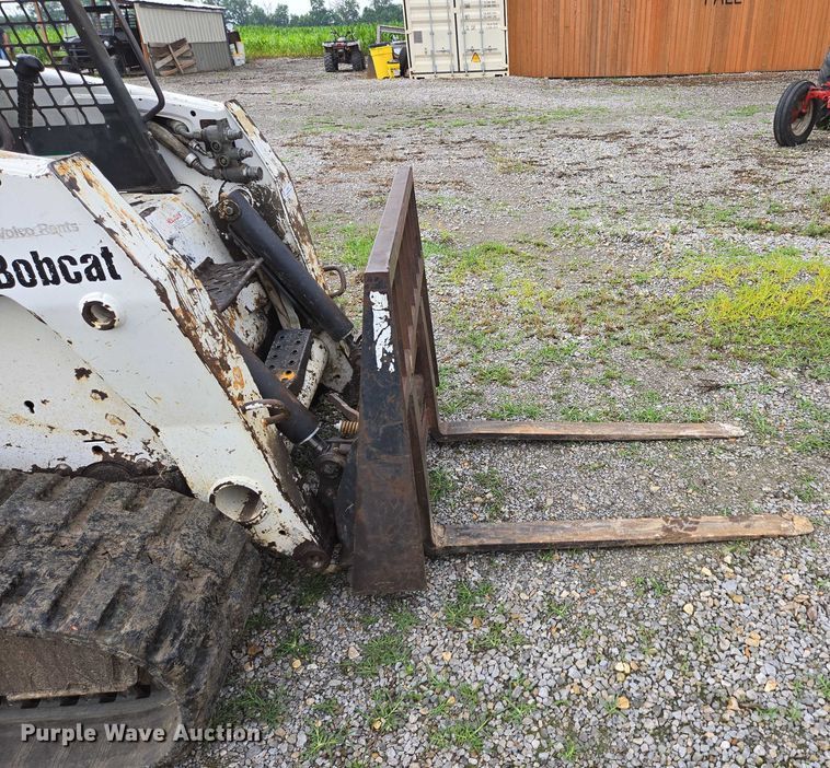 image for item EN3877 2005 Bobcat T250 tracked skid steer loader