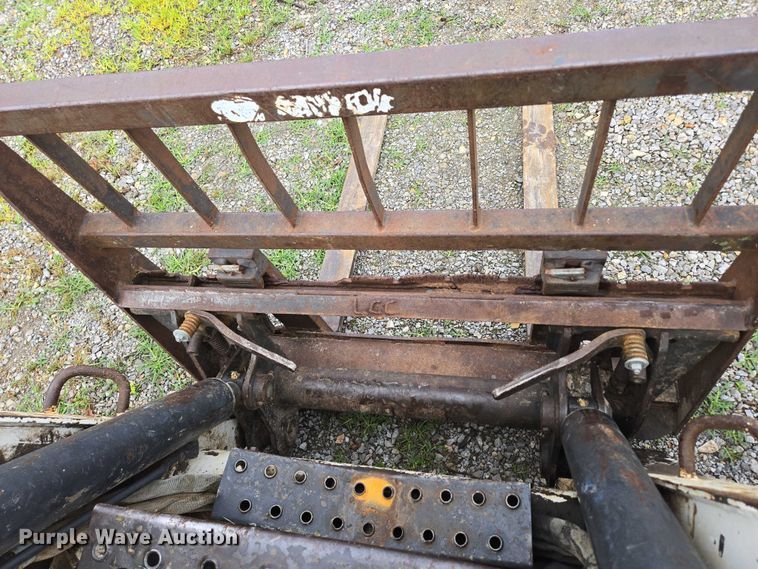 image for item EN3877 2005 Bobcat T250 tracked skid steer loader