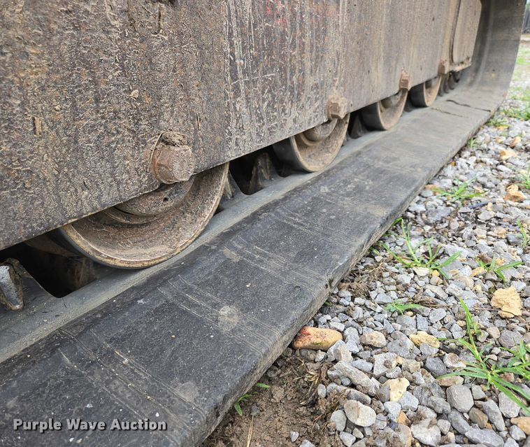 image for item EN3877 2005 Bobcat T250 tracked skid steer loader