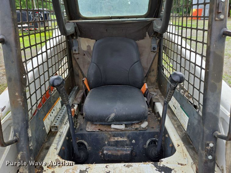 image for item EN3877 2005 Bobcat T250 tracked skid steer loader