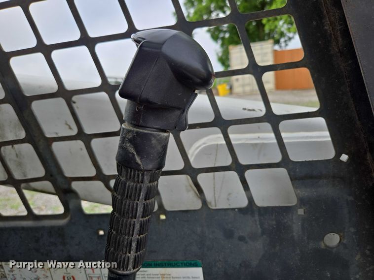 image for item EN3877 2005 Bobcat T250 tracked skid steer loader