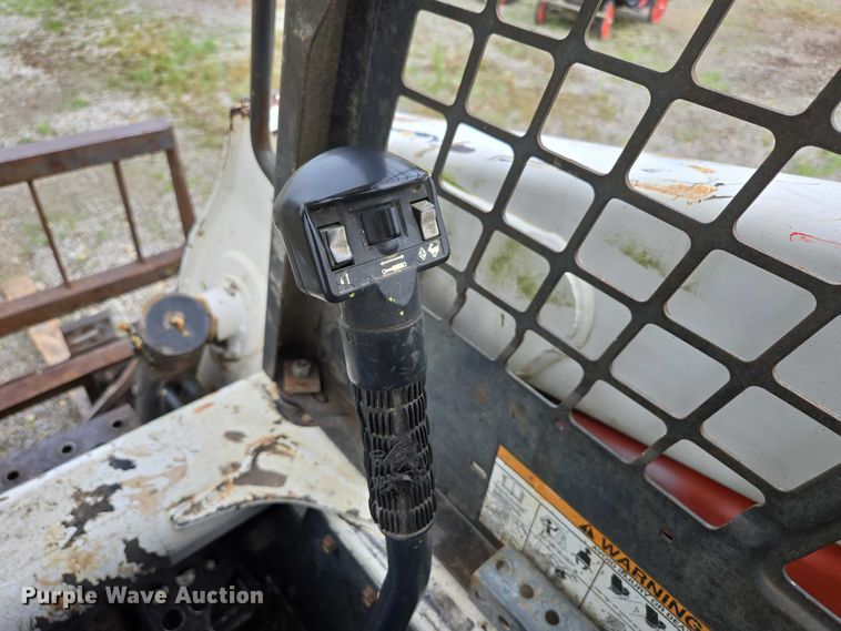 image for item EN3877 2005 Bobcat T250 tracked skid steer loader