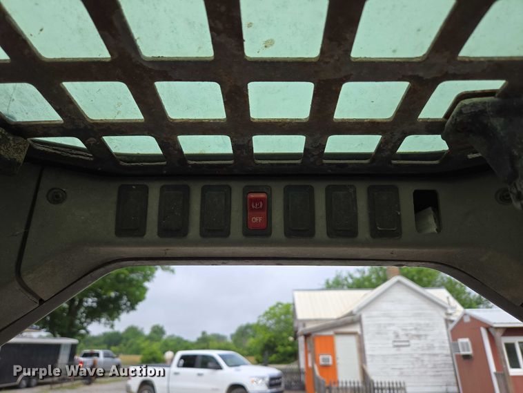 image for item EN3877 2005 Bobcat T250 tracked skid steer loader