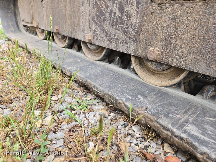 image for item EN3877 2005 Bobcat T250 tracked skid steer loader