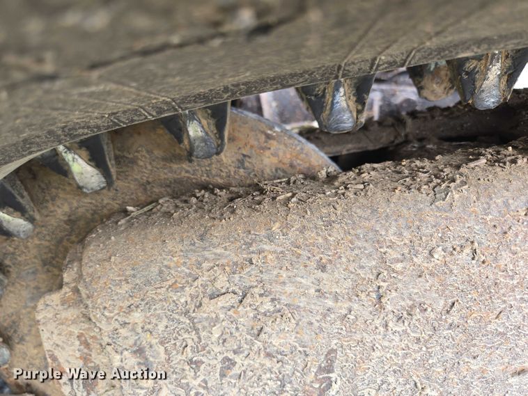 image for item EN3877 2005 Bobcat T250 tracked skid steer loader