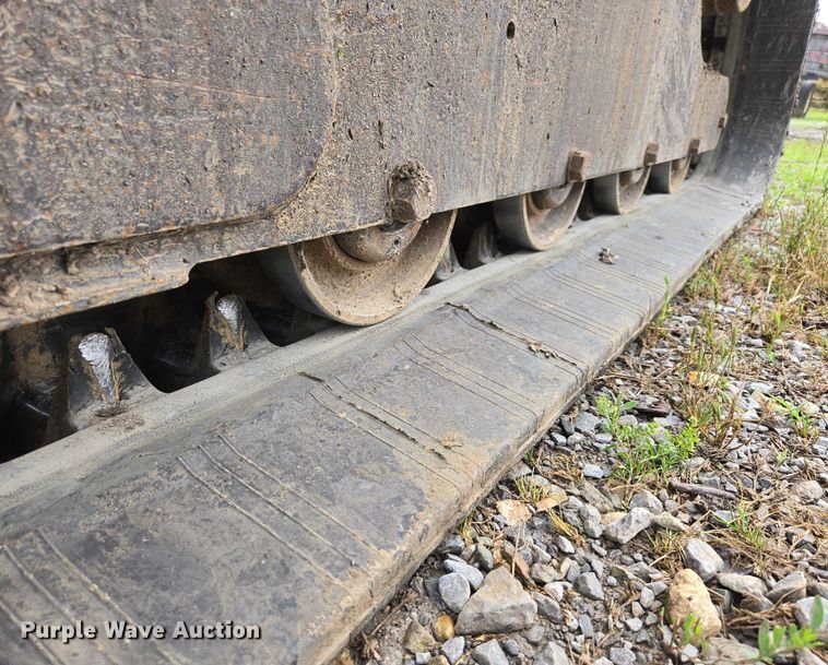 image for item EN3877 2005 Bobcat T250 tracked skid steer loader