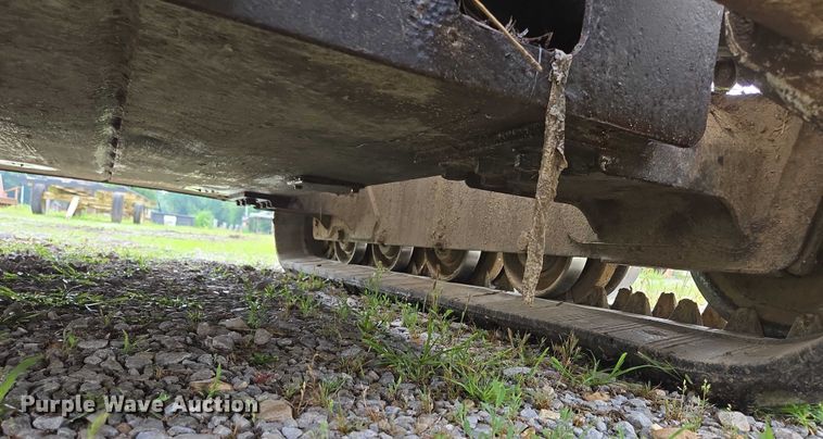 image for item EN3877 2005 Bobcat T250 tracked skid steer loader