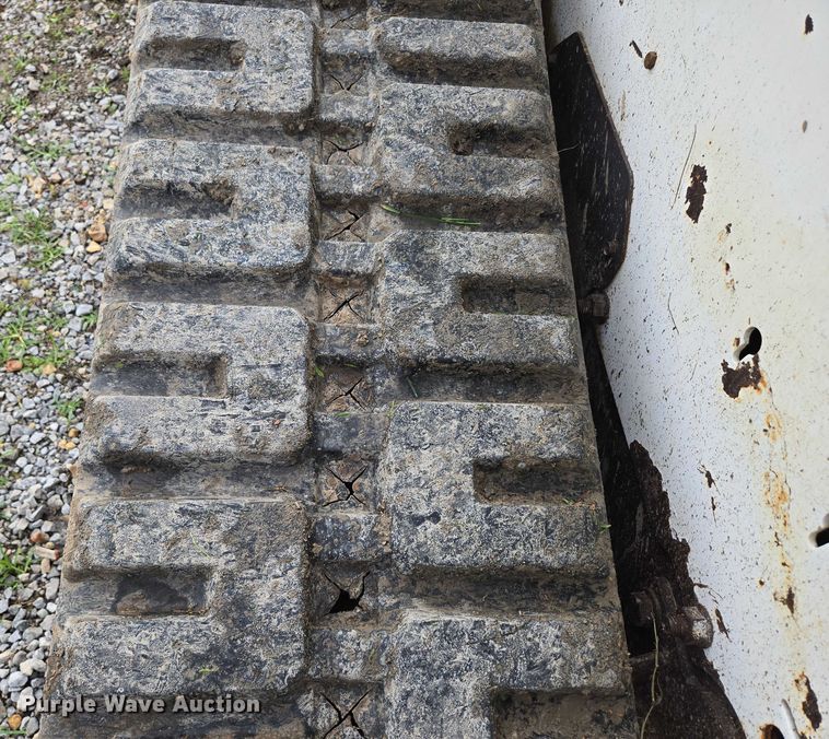 image for item EN3877 2005 Bobcat T250 tracked skid steer loader