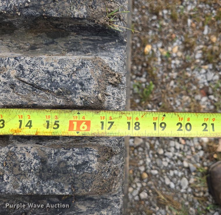 image for item EN3877 2005 Bobcat T250 tracked skid steer loader