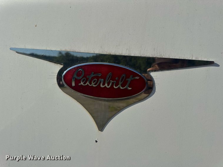 image for item EN4582 1993 Peterbilt 378 dump truck