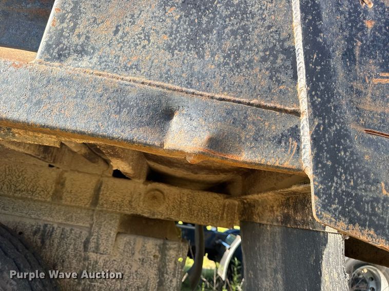 image for item EN4582 1993 Peterbilt 378 dump truck